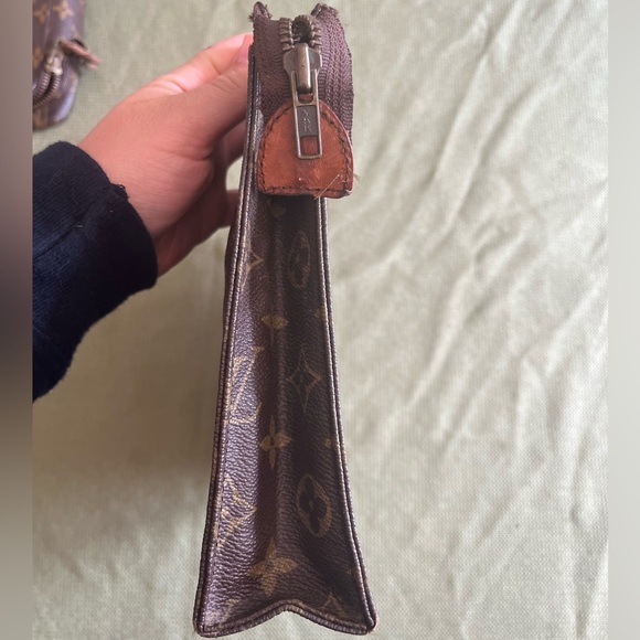 Louis Vuitton Monogram Pochette Toilette Large Cosmetic Clutch - Picture 3 of 9